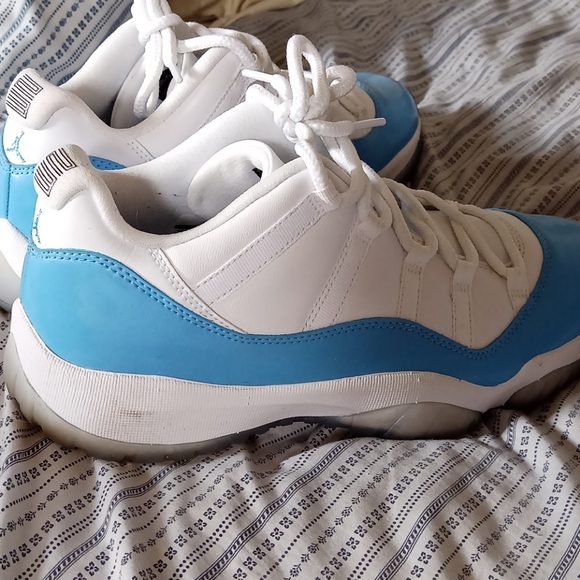 Jordan 11 lows in carolina blue - Picture 6 of 12